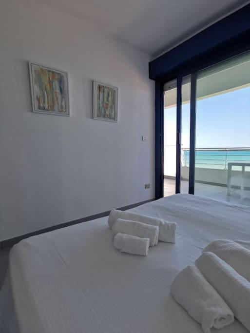 Appartamento Sul Mare 泰尔莫利 外观 照片